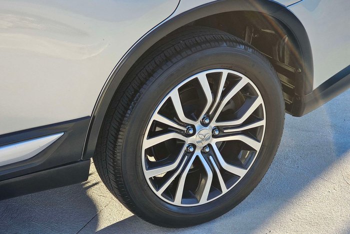 2017 Mitsubishi Outlander LS Safety Pack