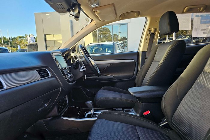 2017 Mitsubishi Outlander LS Safety Pack