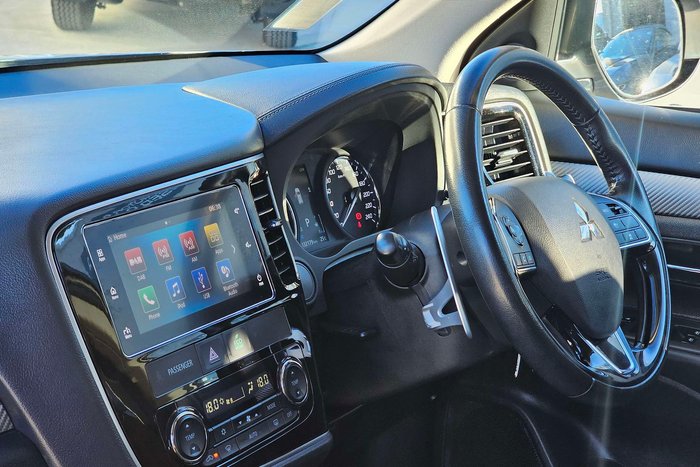 2017 Mitsubishi Outlander LS Safety Pack