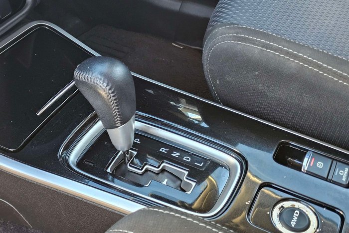 2017 Mitsubishi Outlander LS Safety Pack