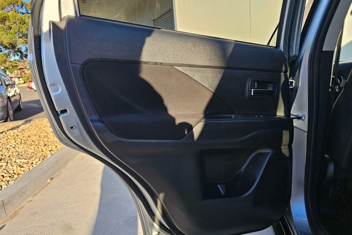 2017 Mitsubishi Outlander LS Safety Pack