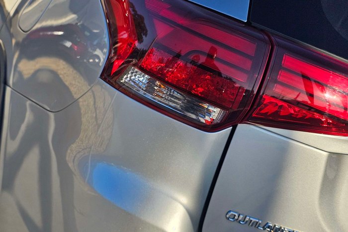 2017 Mitsubishi Outlander LS Safety Pack