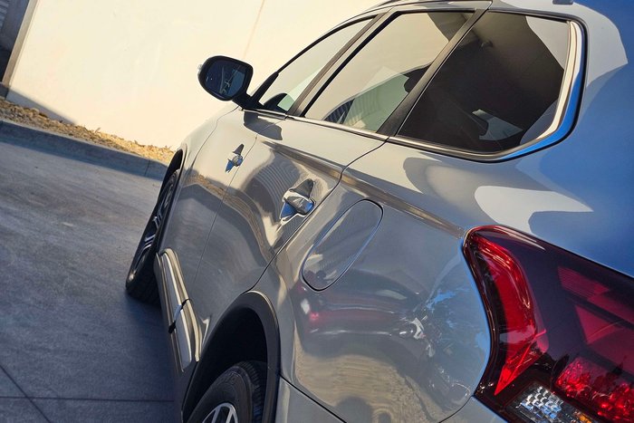 2017 Mitsubishi Outlander LS Safety Pack