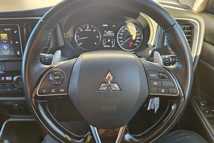 2017 Mitsubishi Outlander LS Safety Pack