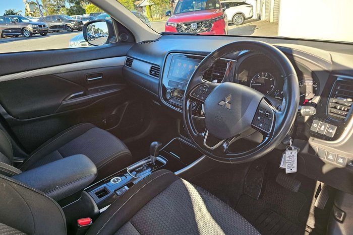 2017 Mitsubishi Outlander LS Safety Pack