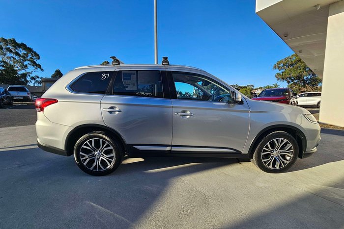 2017 Mitsubishi Outlander LS Safety Pack
