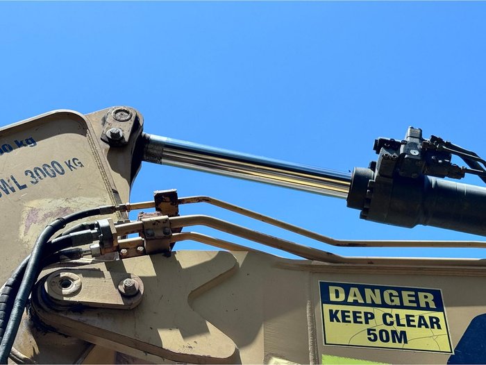 2013 Caterpillar 329Dl