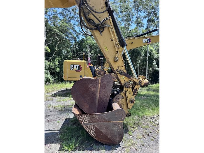 2013 Caterpillar 329Dl