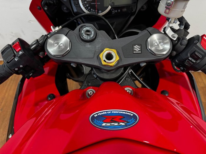 2016 Suzuki GSX-R1000 RED