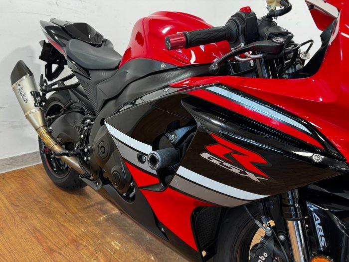 2016 Suzuki GSX-R1000 RED