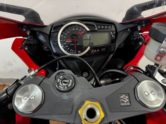 2016 Suzuki GSX-R1000 RED