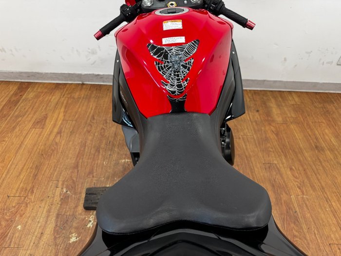 2016 Suzuki GSX-R1000 RED