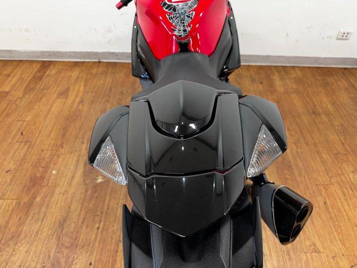 2016 Suzuki GSX-R1000 RED