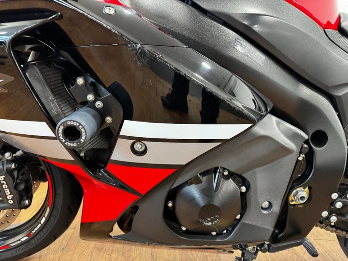 2016 Suzuki GSX-R1000 RED