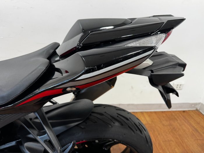 2016 Suzuki GSX-R1000 RED