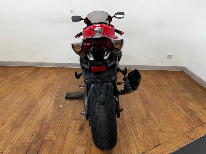 2016 Suzuki GSX-R1000 RED