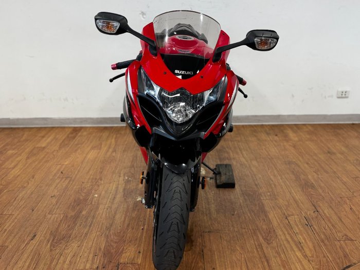 2016 Suzuki GSX-R1000 RED