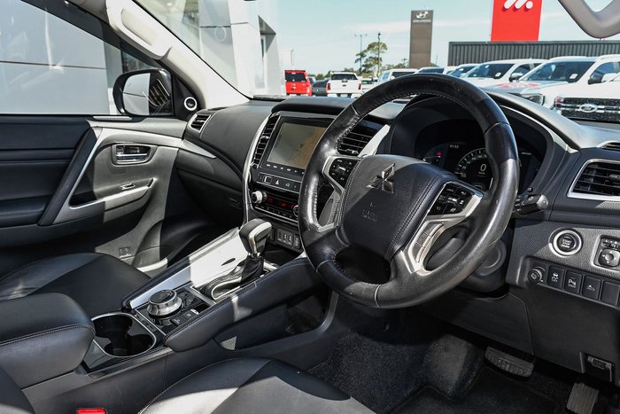 2022 Mitsubishi Pajero Sport Exceed