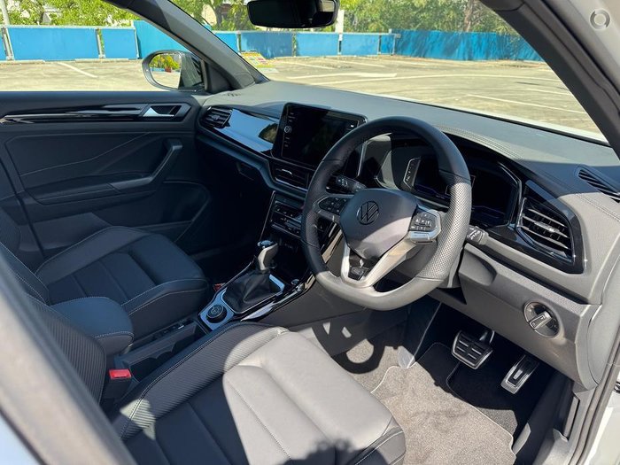 2026 Volkswagen T-Roc 140TSI R-Line