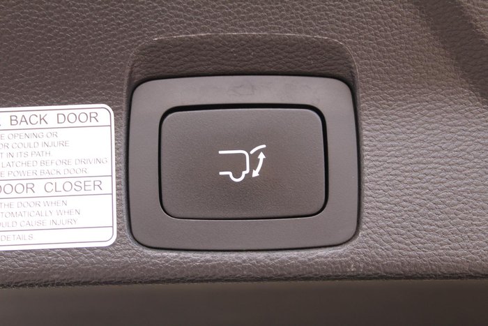 2022 LDV D90 Executive