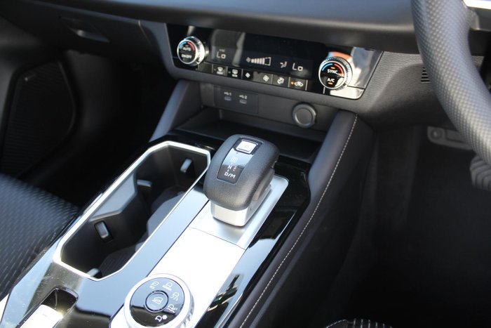 2025 Mitsubishi Outlander ES