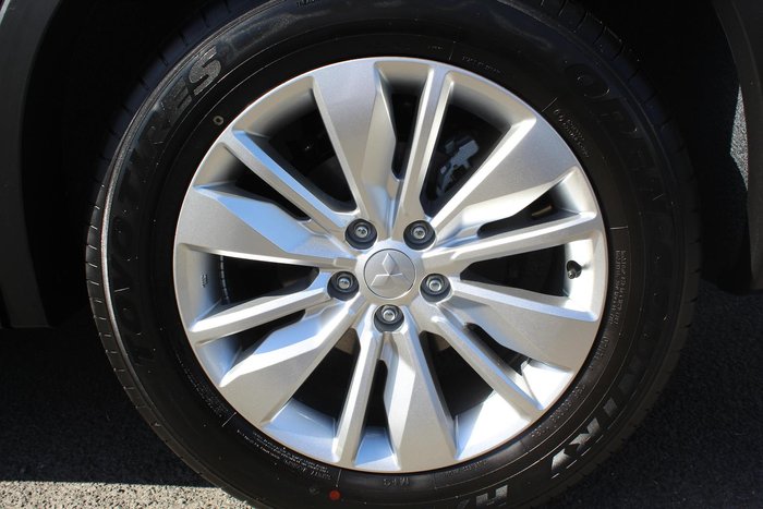 2025 Mitsubishi Outlander ES