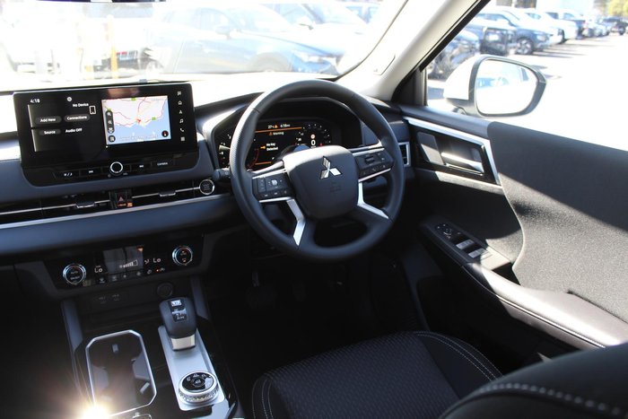 2025 Mitsubishi Outlander ES