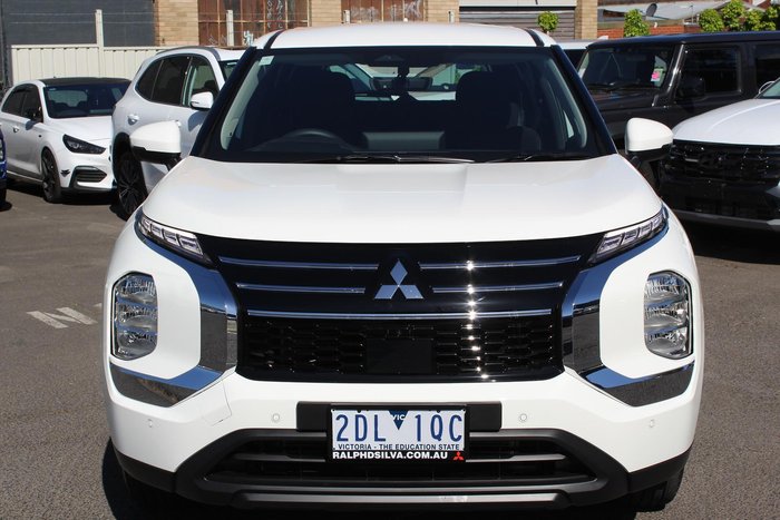 2025 Mitsubishi Outlander ES