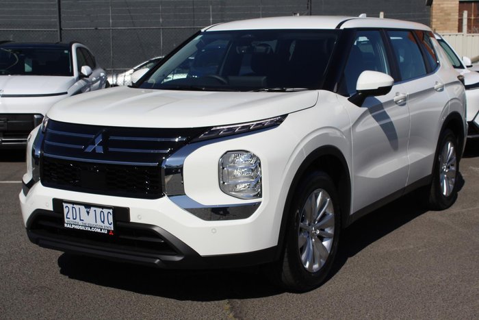 2025 Mitsubishi Outlander ES