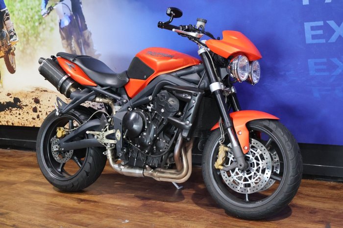 2009 TRIUMPH STREET TRIPLE R Orange