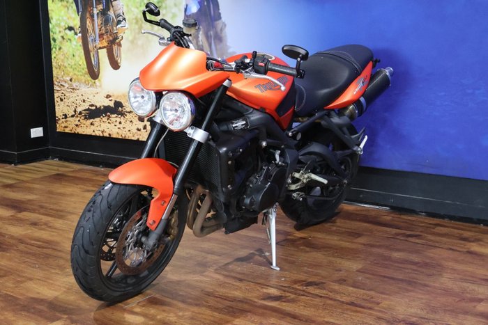 2009 TRIUMPH STREET TRIPLE R Orange