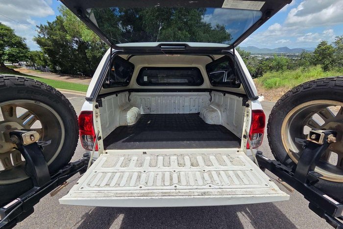 2018 Toyota Hilux SR5 GUN126R 4X4 Dual Range White