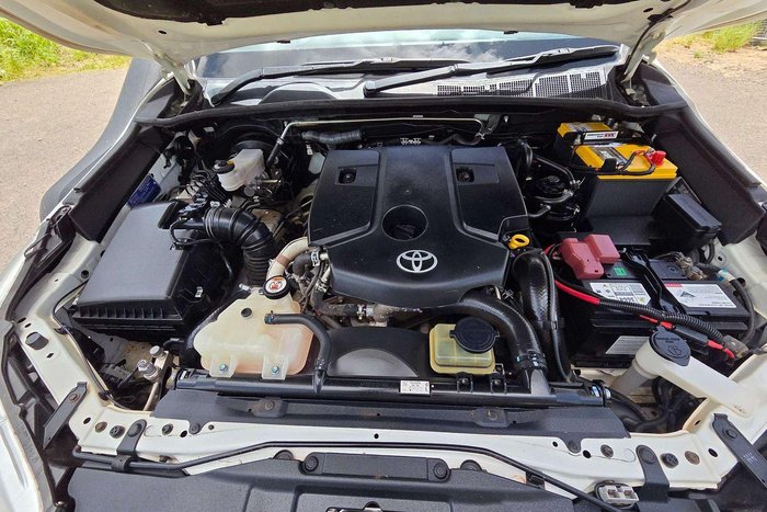 2018 Toyota Hilux SR5 GUN126R 4X4 Dual Range White