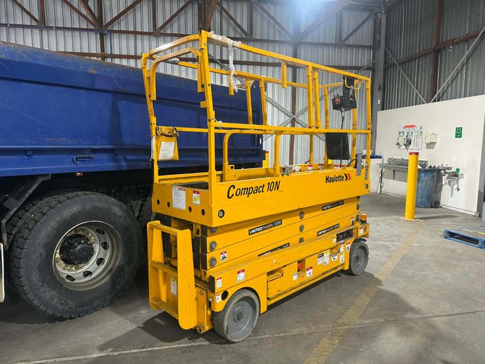 0 Haulotte Compact 10N Yellow