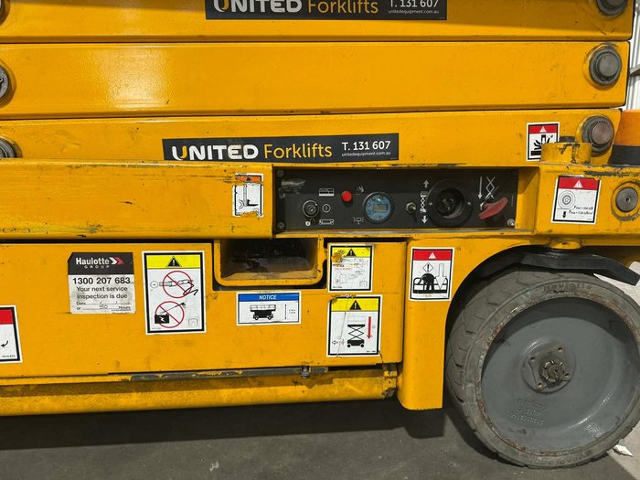 0 Haulotte Compact 10N Yellow