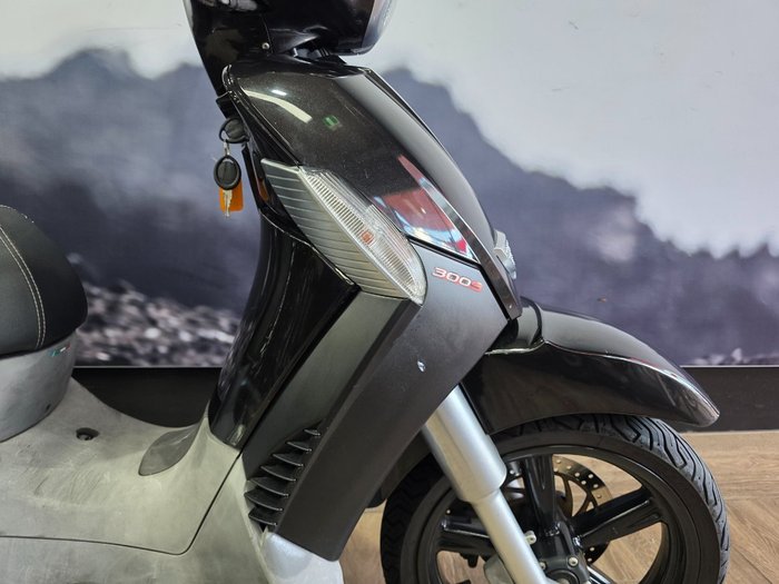 2012 APRILIA SCARABEO 300ie Black