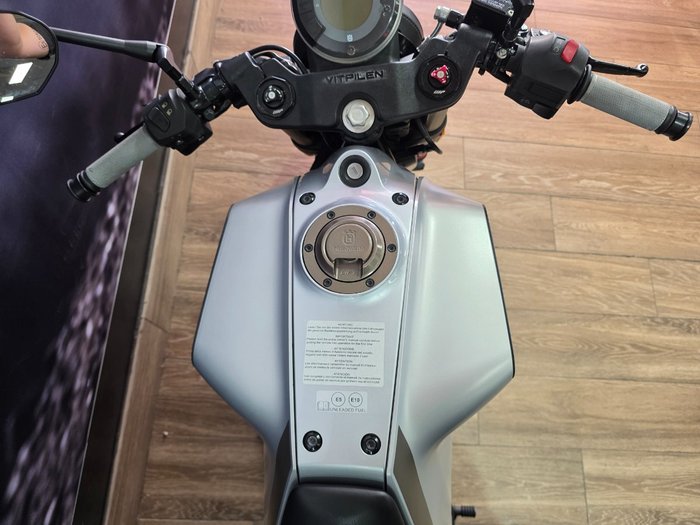 2021 HUSQVARNA VITPILEN 401 GREY