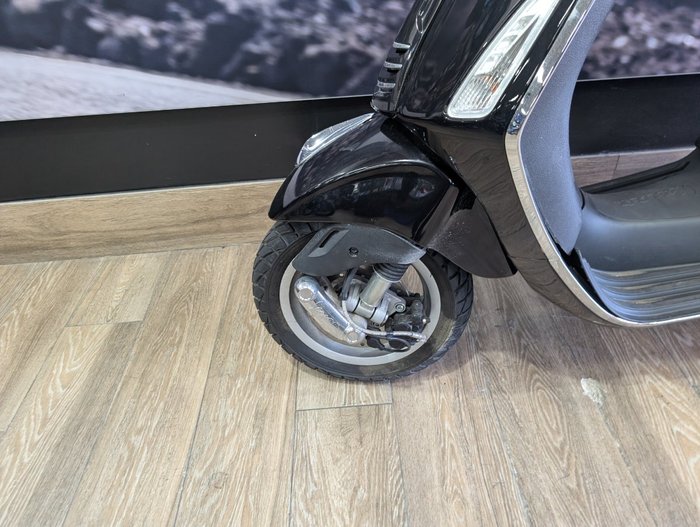2015 VESPA PRIMAVERA Black