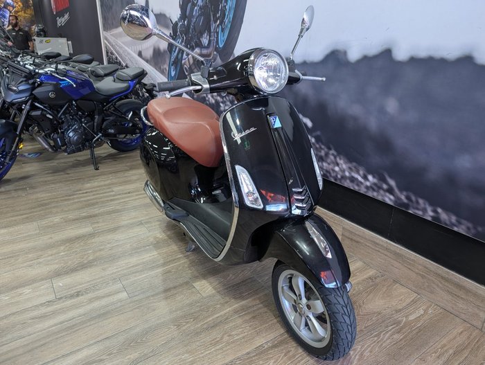 2015 VESPA PRIMAVERA Black