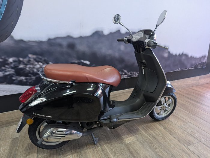 2015 VESPA PRIMAVERA Black