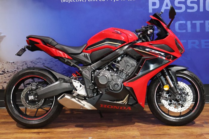 2023 Honda CBR650R Red