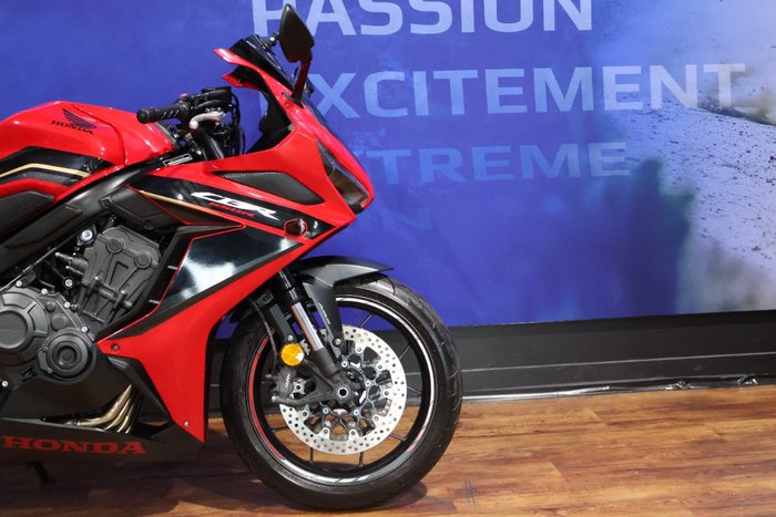 2023 Honda CBR650R Red