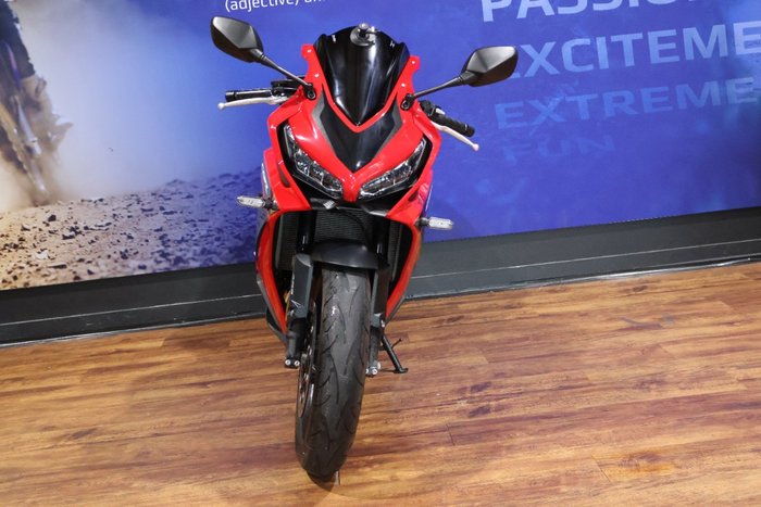 2023 Honda CBR650R Red