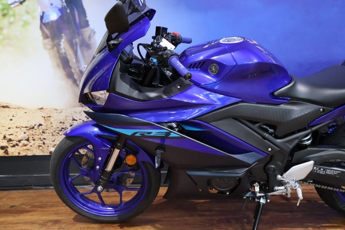 2024 Yamaha YZF-R3 Blue