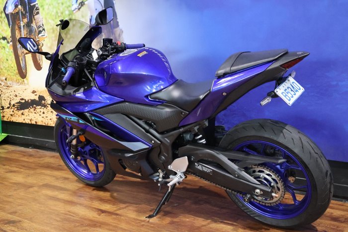2024 Yamaha YZF-R3 Blue