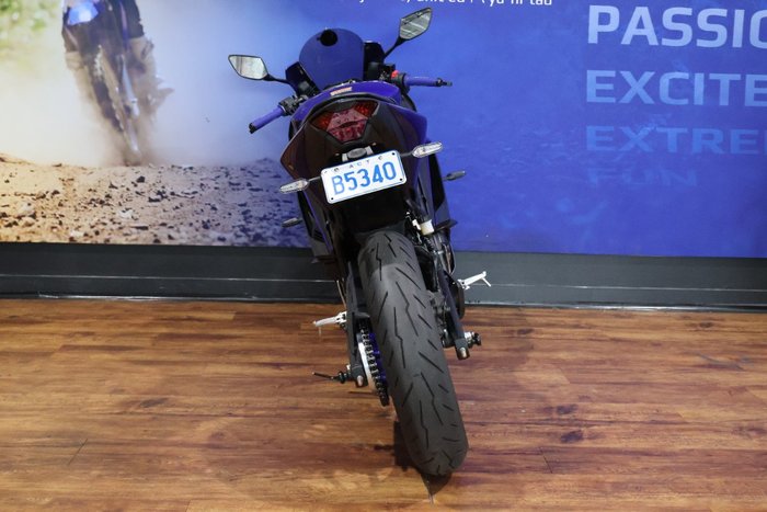 2024 Yamaha YZF-R3 Blue