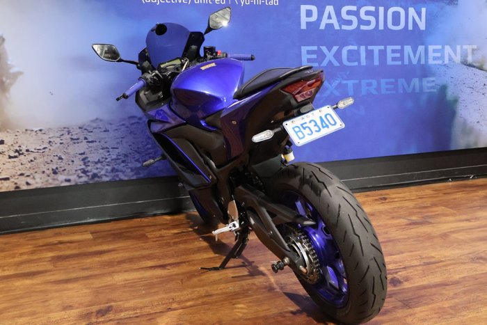 2024 Yamaha YZF-R3 Blue