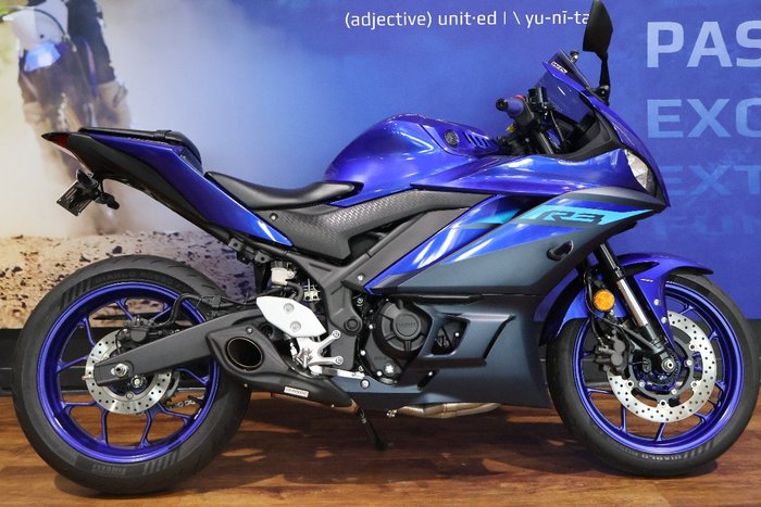 2024 Yamaha YZF-R3 Blue
