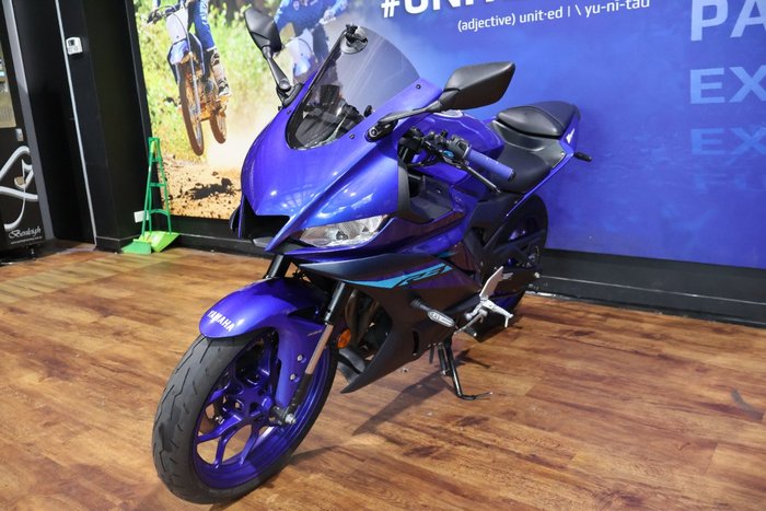 2024 Yamaha YZF-R3 Blue