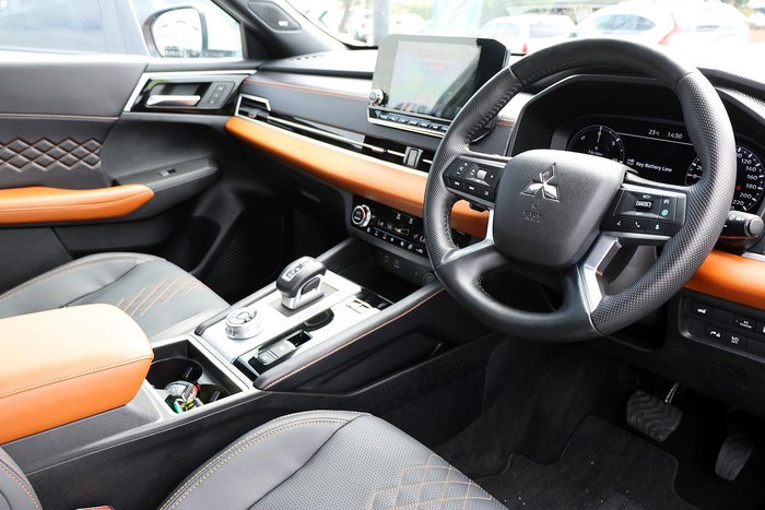 2024 Mitsubishi Outlander PHEV Exceed Tourer